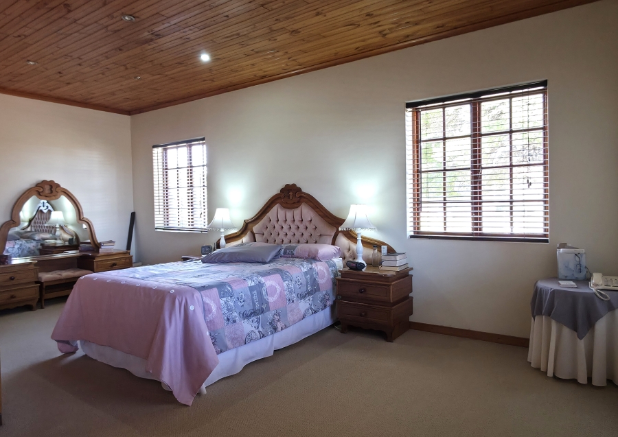 4 Bedroom Property for Sale in Noorsekloof Eastern Cape